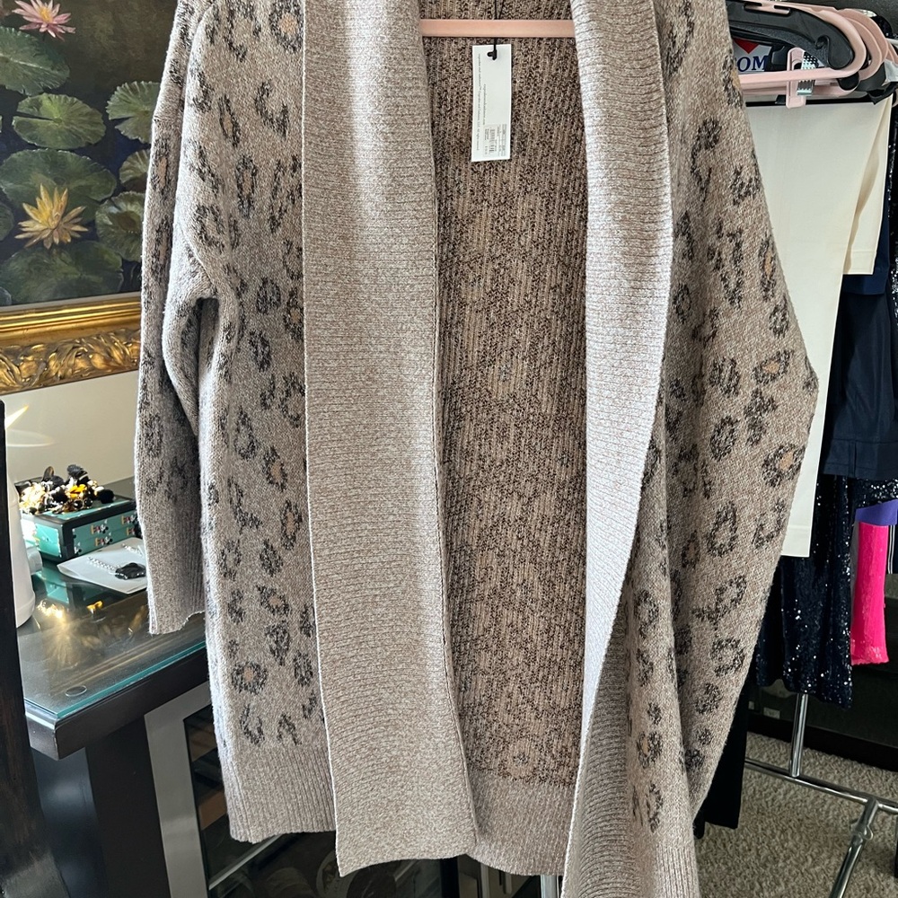 cupcakes & cashmere Taupe Leopard Cardigan